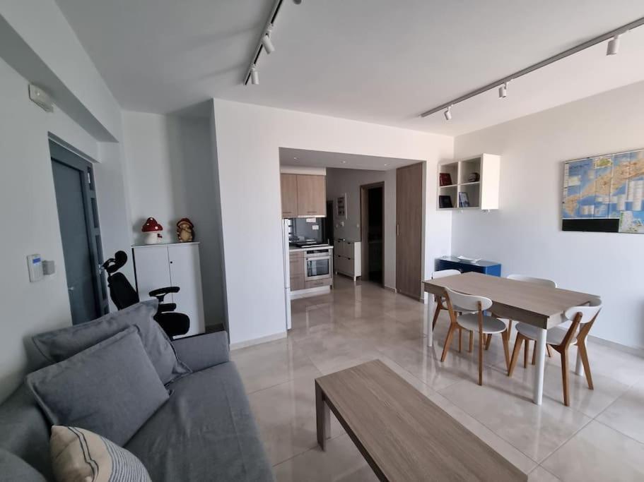 Connie'S Beach House Kos Bagian luar foto